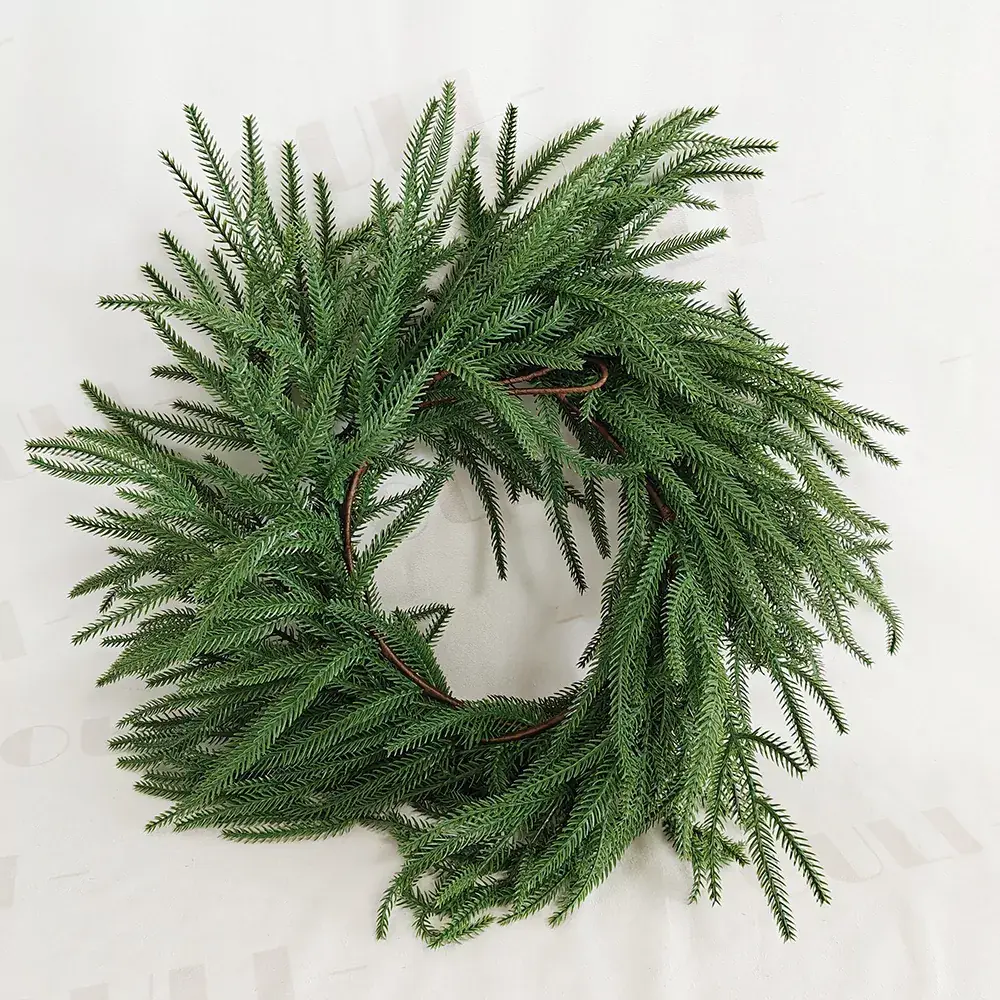 The Norfolk Pine Gine Garland